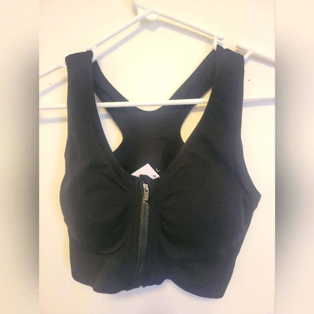 Sport Bras - Picture 2 of 6